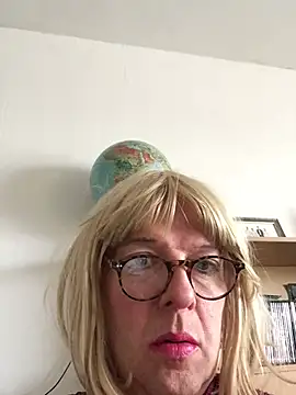 simone xdressing online show from 02/12/25, 02:10