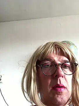 simone xdressing online show from 03/02/25, 02:00