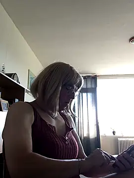 simone xdressing online show from 09/26/25, 09:02