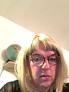 simone xdressing online show from 11/05/25, 07:58