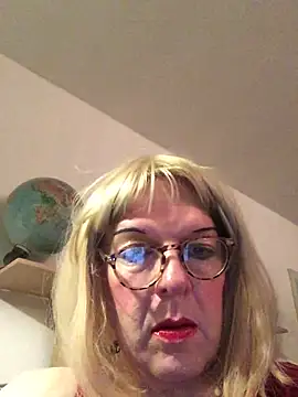 simone xdressing online show from 11/16/25, 01:11