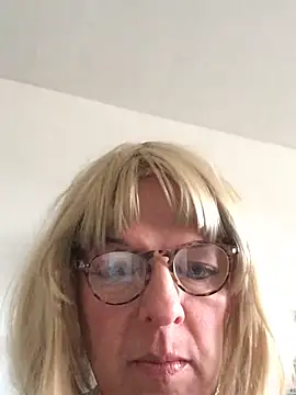 simone xdressing online show from 02/15/26, 03:20