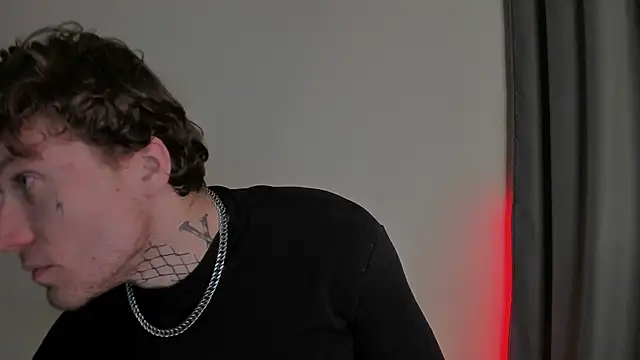 Huntall77 online show from 11/18/25, 04:11