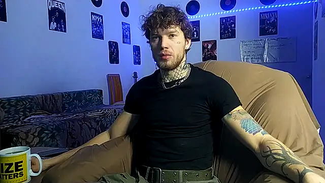 Huntall77 online show from 12/17/25, 02:28