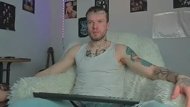 Huntall77 online show from 04/01/26, 03:29