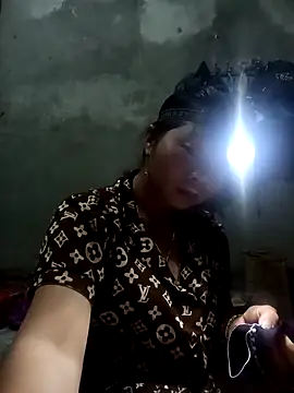 vangkt-cute online show from 03/24/26, 06:35