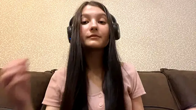 Snapshot of AurorAurora chatting on 12/03/25, 08:23 AurorAurora online show from 12/03/25, 08:23