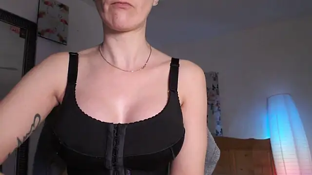 MissyDior8 online show from 03/29/26, 08:47