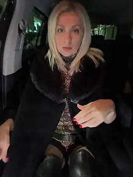 HOTLadyluna online show from 03/24/26, 08:03