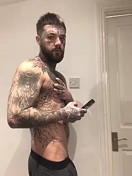 Snapshot of magicmichaell chatting on 11/26/25, 07:31 magicmichaell online show from 11/26/25, 07:31