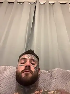 Snapshot of magicmichaell chatting on 02/17/26, 07:42 magicmichaell online show from 02/17/26, 07:42