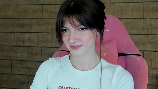 Snapshot of SophiaProve chatting on 05/03/26, 04:57 SophiaProve online show from 05/03/26, 04:57