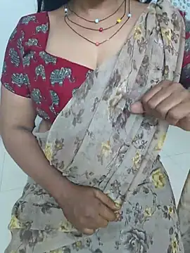 Snapshot of Rani__telugu chatting on 11/28/25, 04:20 Rani telugu online show from 11/28/25, 04:20