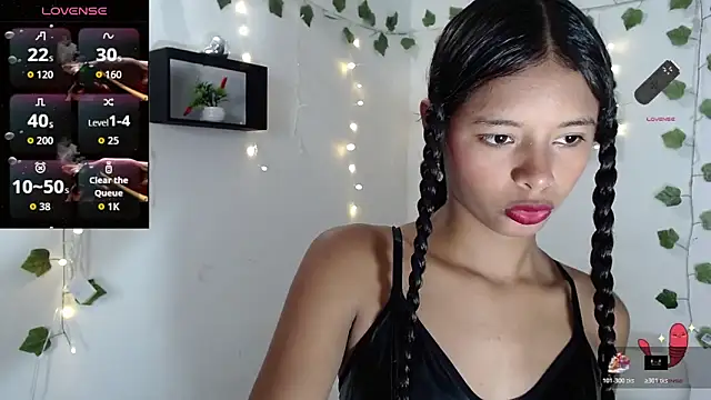 Nikolle sexy online show from 11/10/25, 02:27