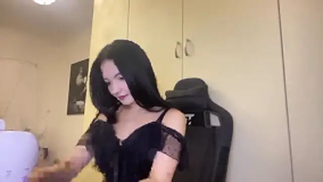 KellyAngiel online show from 11/11/25, 05:02