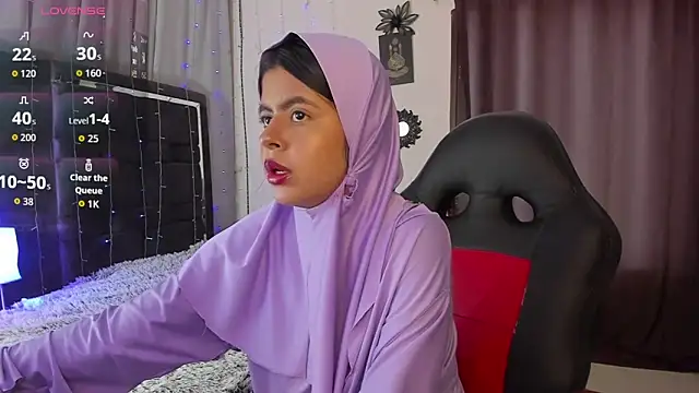 NaylaAbadi online show from 11/18/25, 12:31