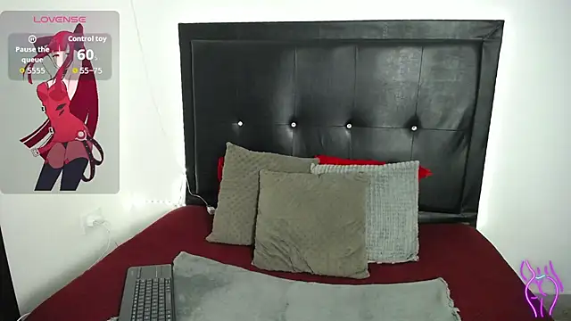 perla stone 20 online show from 05/14/26, 11:11