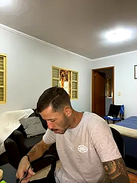 Lucasjandre online show from 12/04/25, 09:29