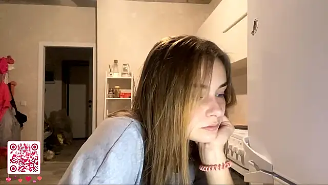 GeralynChiszar online show from 11/23/25, 08:08