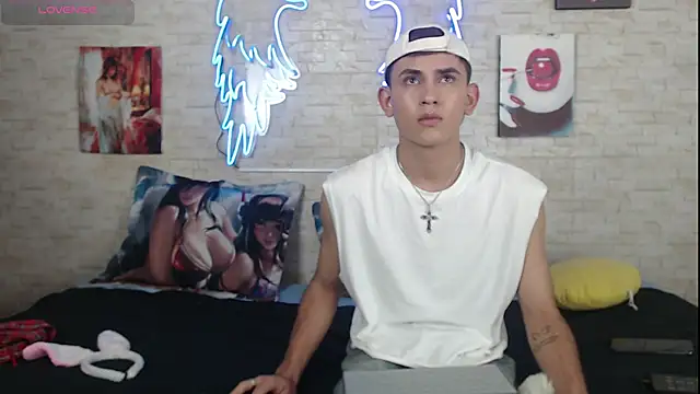 axel milo kairo and noa online show from 11/12/25, 08:19