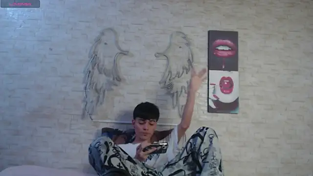 axel milo kairo and noa online show from 02/10/26, 05:17