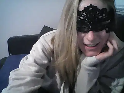 MelleEloa online show from 11/26/25, 10:11