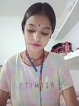 Mohnicute online show from 05/19/26, 01:06