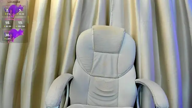 Snapshot of cleeo_nile chatting on 11/27/25, 05:09 cleeo nile online show from 11/27/25, 05:09