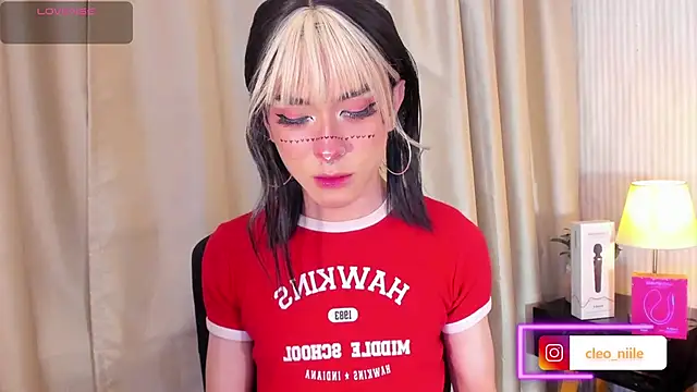 Snapshot of cleeo_nile chatting on 12/19/25, 05:47 cleeo nile online show from 12/19/25, 05:47