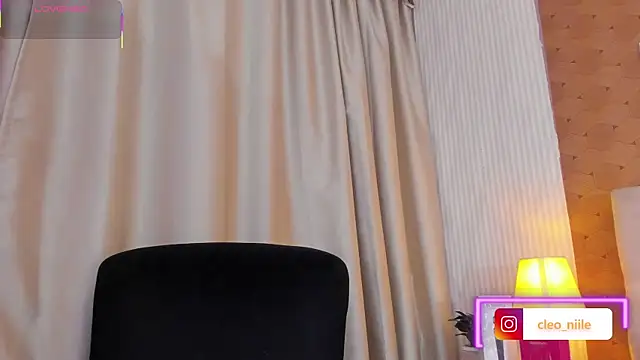 Snapshot of cleeo_nile chatting on 01/14/26, 04:29 cleeo nile online show from 01/14/26, 04:29