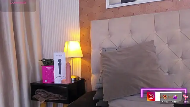 Snapshot of cleeo_nile chatting on 01/17/26, 04:06 cleeo nile online show from 01/17/26, 04:06