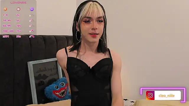 Snapshot of cleeo_nile chatting on 02/21/26, 03:35 cleeo nile online show from 02/21/26, 03:35