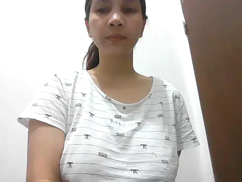 hotsexytits4U online show from 11/18/25, 07:46