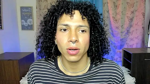 Angel White25 online show from 12/22/25, 10:40