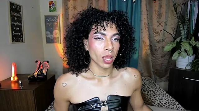 Snapshot of Angel_White25 chatting on 06/12/26, 11:14 Angel White25 online show from 06/12/26, 11:14