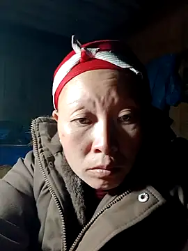 girl-hot2x online show from 12/17/25, 12:22