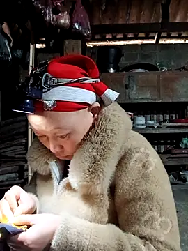 girl-hot2x online show from 02/09/26, 08:51