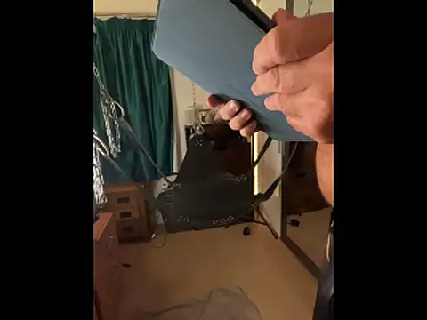 Snapshot of LeatherSdaddy chatting on 11/18/25, 03:05 LeatherSdaddy online show from 11/18/25, 03:05