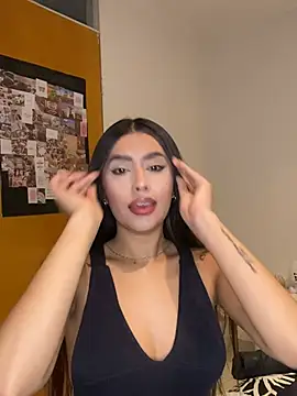 Snapshot of lauren_clauz chatting on 02/05/26, 11:31 lauren clauz online show from 02/05/26, 11:31