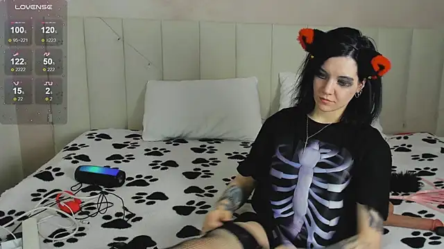 Lina Moony online show from 02/06/26, 01:54