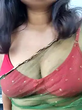 Snapshot of Hot-ruma chatting on 11/17/25, 04:29 Hot-ruma online show from 11/17/25, 04:29