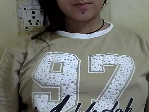 Snapshot of Anika_Singh chatting on 05/13/26, 04:10 Anika Singh online show from 05/13/26, 04:10