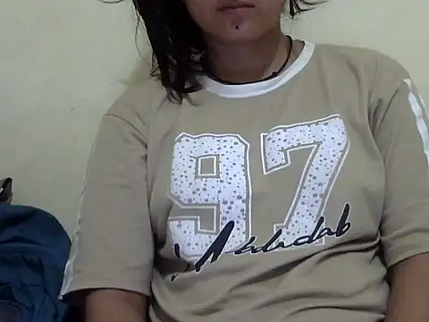 Snapshot of Anika_Singh chatting on 06/17/26, 04:26 Anika Singh online show from 06/17/26, 04:26
