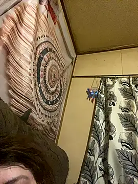 Snapshot of oxLILxMELOxo chatting on 11/16/25, 07:19 oxLILxMELOxo online show from 11/16/25, 07:19