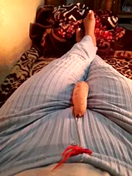 Snapshot of Tota_sexi chatting on 12/17/25, 12:00 Tota sexi online show from 12/17/25, 12:00