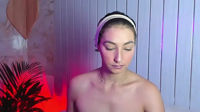 kirakay1 online show from 12/16/25, 10:53