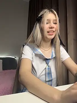 Olivia1Taylor1 online show from 11/18/25, 06:07