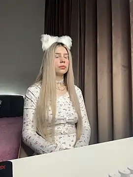 Olivia1Taylor1 online show from 11/24/25, 06:13