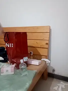 Snapshot of Nuomi6 chatting on 12/16/25, 02:11 Nuomi6 online show from 12/16/25, 02:11