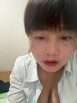 Snapshot of Nuomi6 chatting on 04/05/26, 02:47 Nuomi6 online show from 04/05/26, 02:47